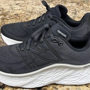 Newbalance women’s fresh foam v4.